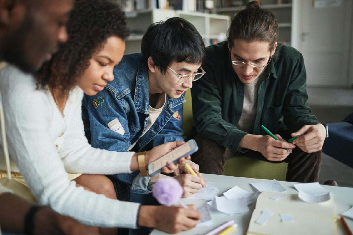Etudiants en train de planifier