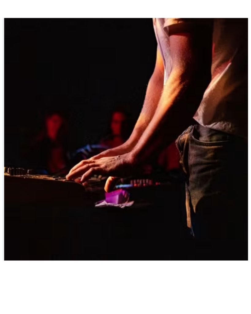 DJ animant une soirée