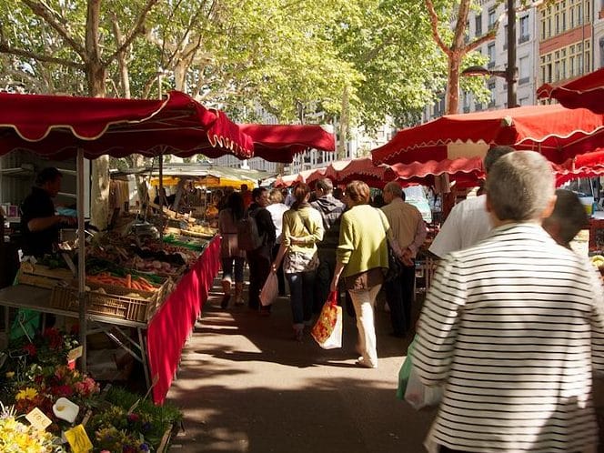 hablar francés y descubrir francia